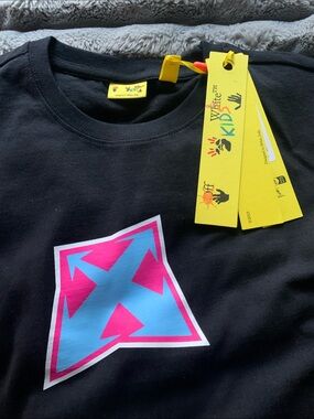 Off-White Kids Black Tee with Pink & Light Blue Arrow Graphic